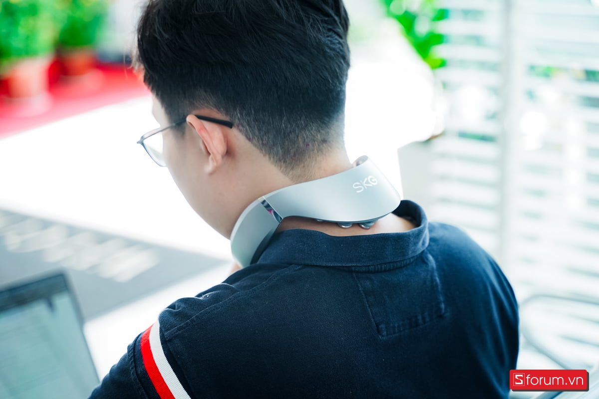 Trải nghiệm thực tế Máy Mát Xa Cổ SKG G7 PRO-E nhỏ gọn dễ dàng mang đi - SKG Việt Nam