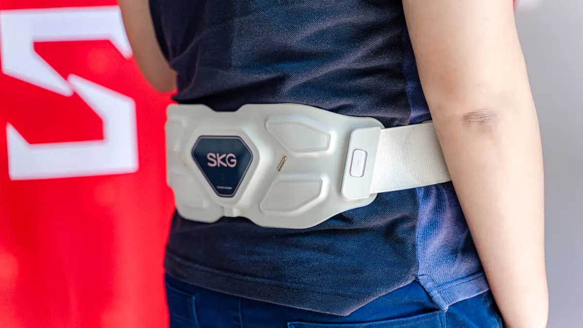 Trải nghiệm thực tế trên lưng máy massage lưng bụng SKG W9 Pro: Giảm đau thắt lưng, thoát vị đĩa đệm cho anh em văn phòng