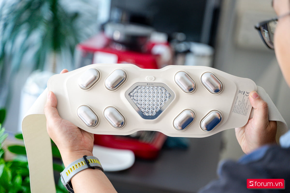 Trải nghiệm thực tế trên lưng máy massage lưng bụng SKG W9 Pro: Giảm đau thắt lưng, thoát vị đĩa đệm cho anh em văn phòng