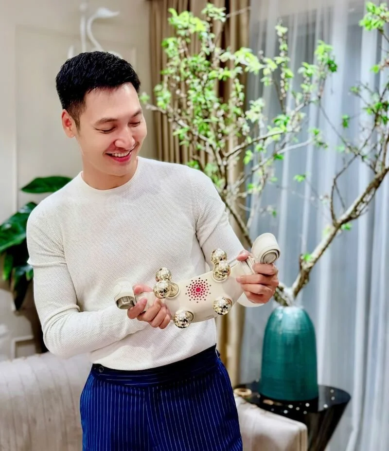 Cùng diễn viên Mạnh Trường review máy massage cổ SKG H5-2 - SKG Việt Nam