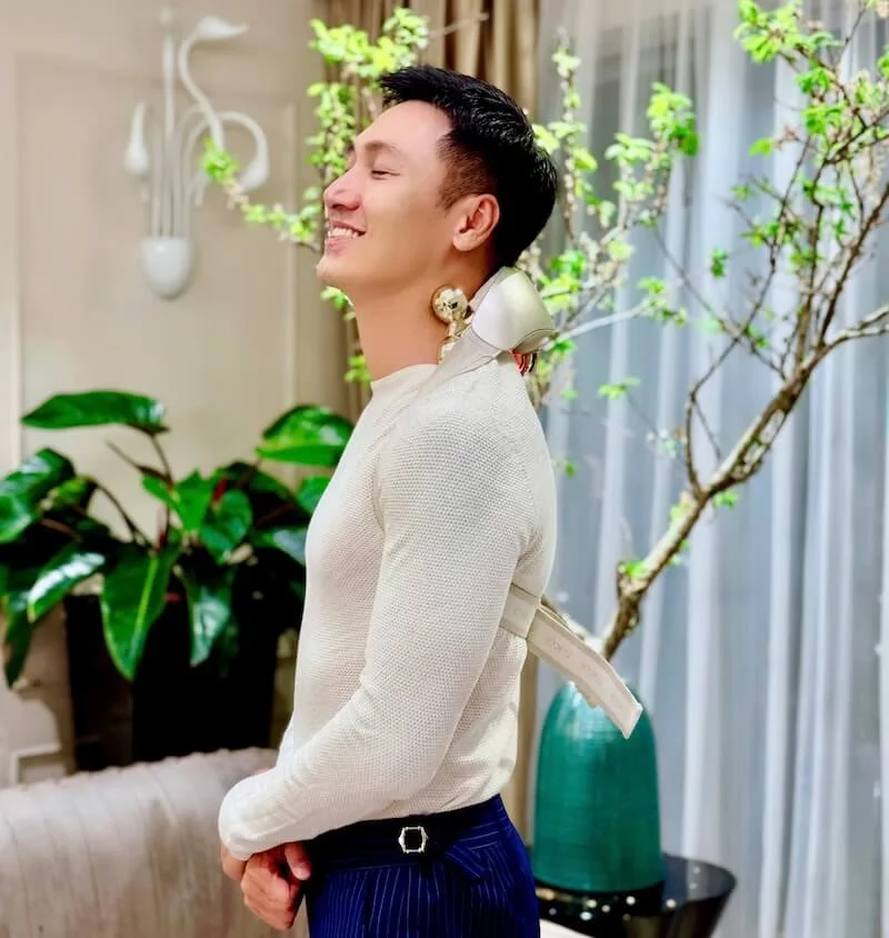 Cùng diễn viên Mạnh Trường review máy massage cổ SKG H5-2 - SKG Việt Nam
